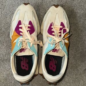 New Balance 327